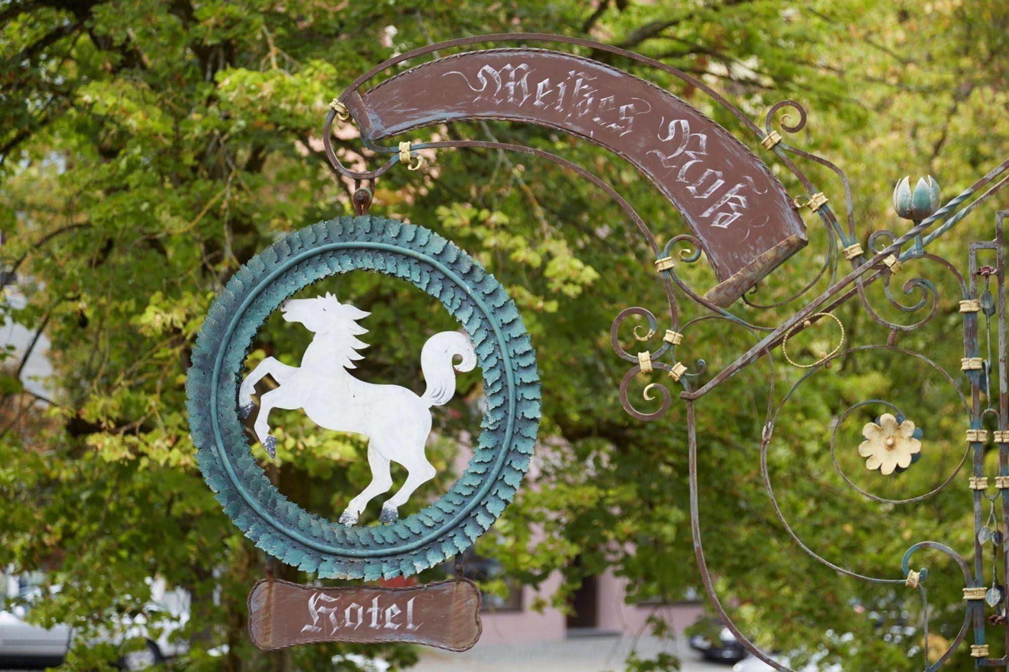 Hotel Weisses Ross Dinkelsbühl Exteriör bild
