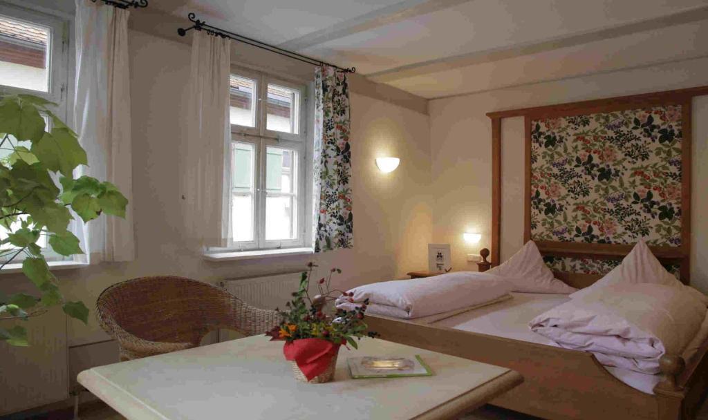 Hotel Weisses Ross Dinkelsbühl Exteriör bild